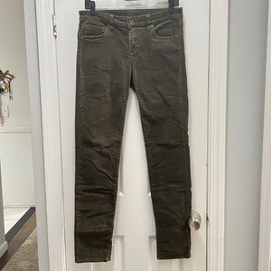 KUT From the Kloth Diana Skinny Olive size 8 corduroy jeans